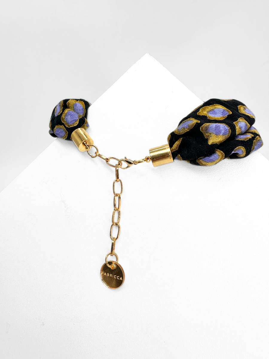 Granis Charmlı Fular Kolye