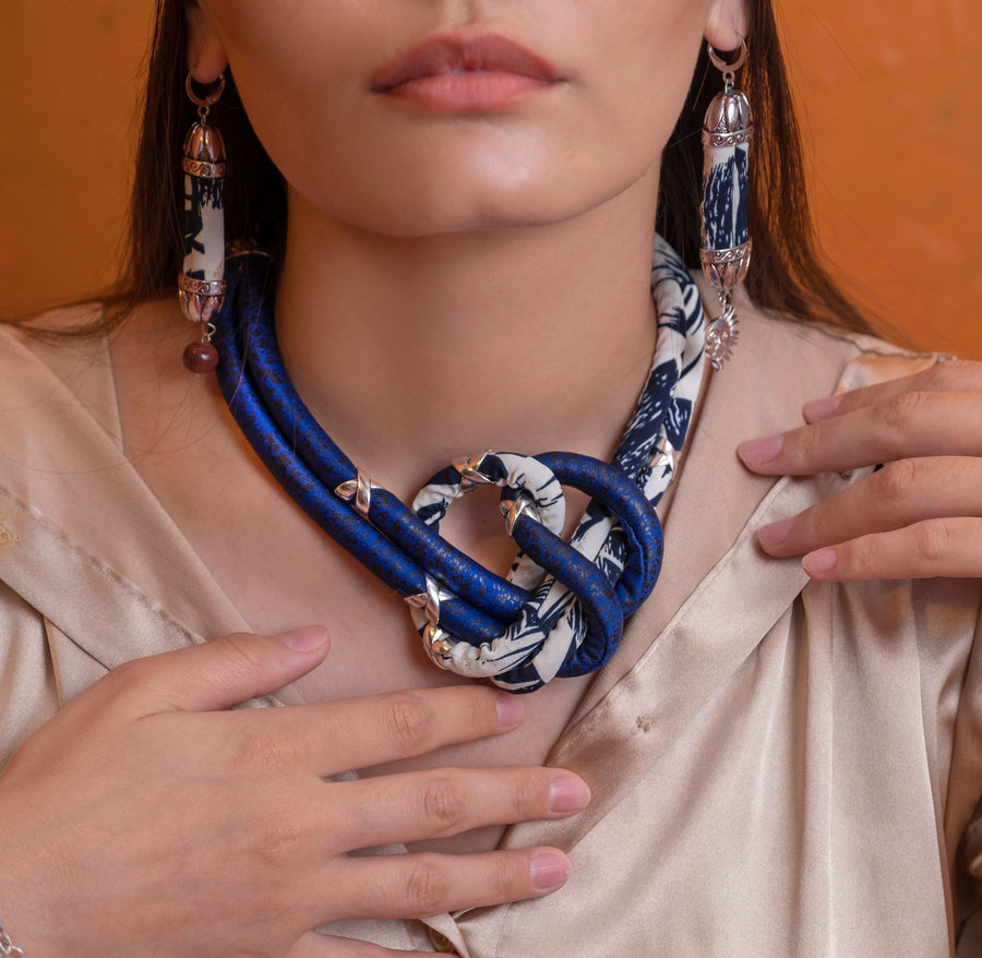 Marce Düğüm Detaylı Kolye